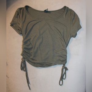 Olive, cropped, tee